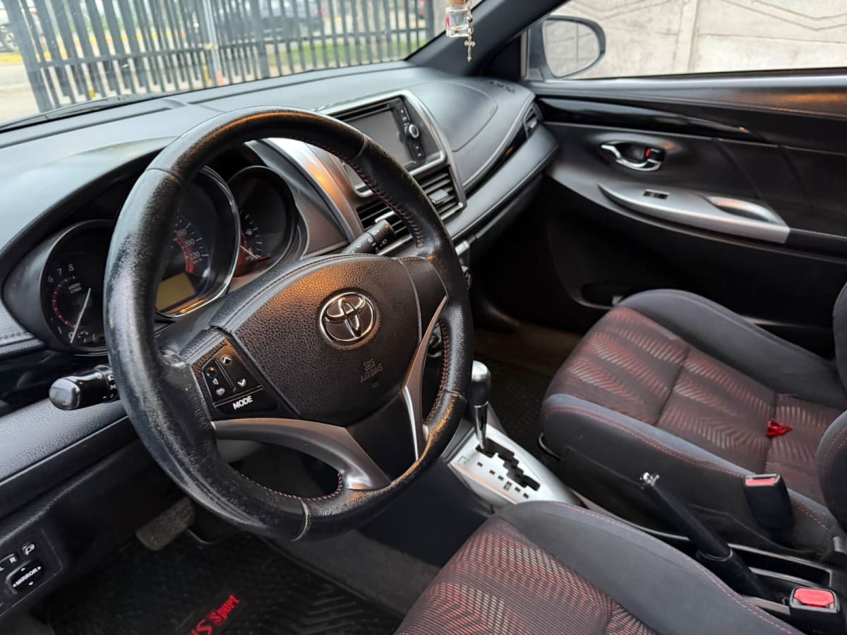 2015 Toyota NEW YARIS SPORT 1.5 AUT Blanco - Miniatura 10