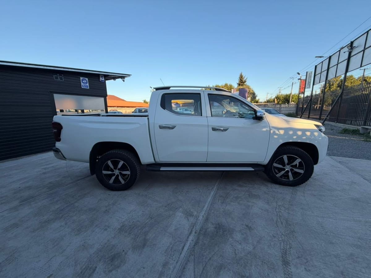 2023 Peugeot Landtrek Action 4 HDI 150 HP – 4x4 Blanco - Miniatura 9