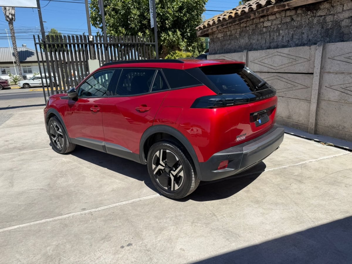 2025 Peugeot 2008 BLUE HDI 130 EAT8 1.5 AUT DIESEL Rojo - Miniatura 5