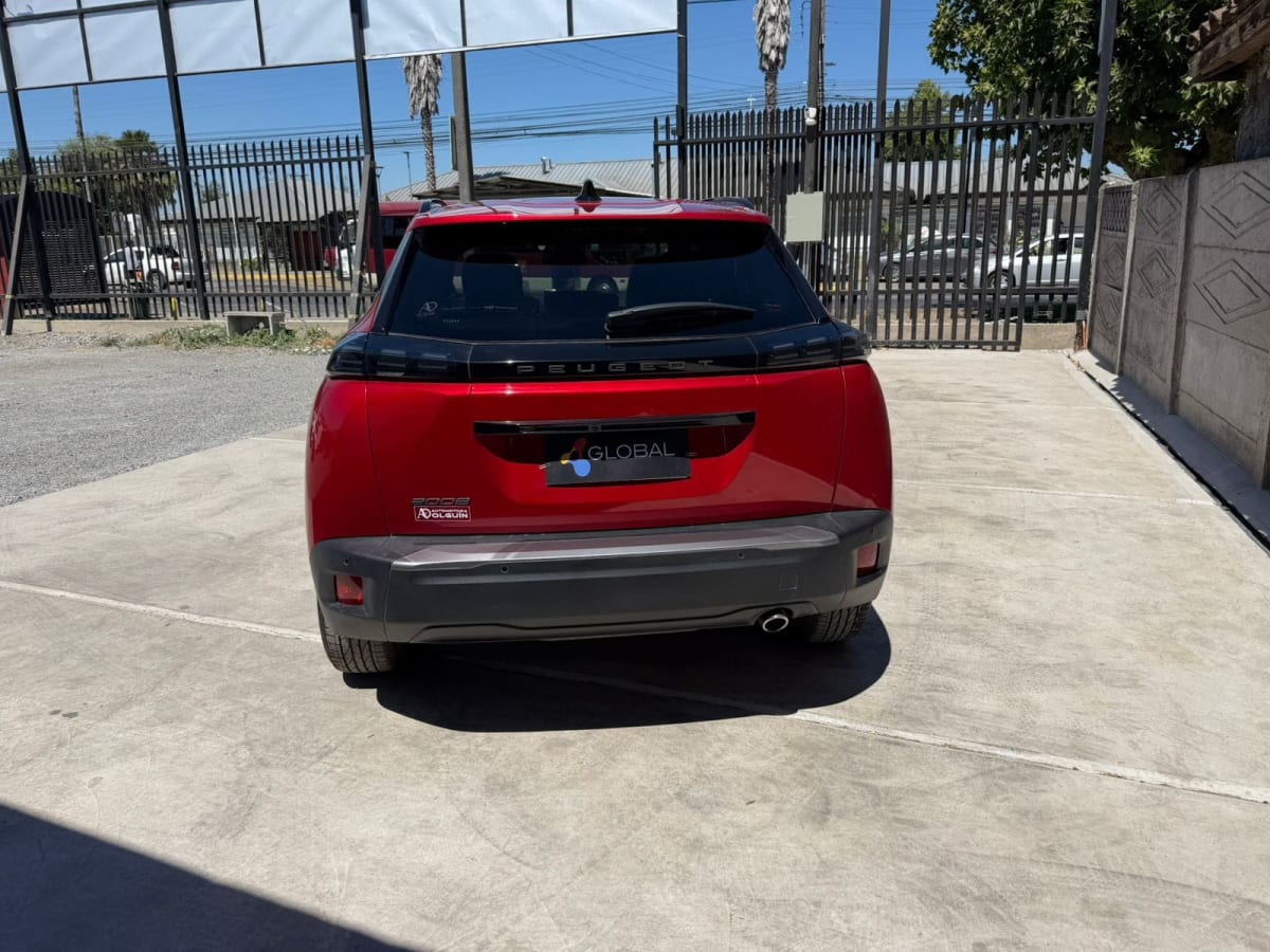 2025 Peugeot 2008 BLUE HDI 130 EAT8 1.5 AUT DIESEL Rojo - Miniatura 6