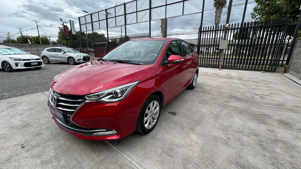 2022 Changan ALSVIN LUXURY 1.4 MT Rojo - Miniatura 3