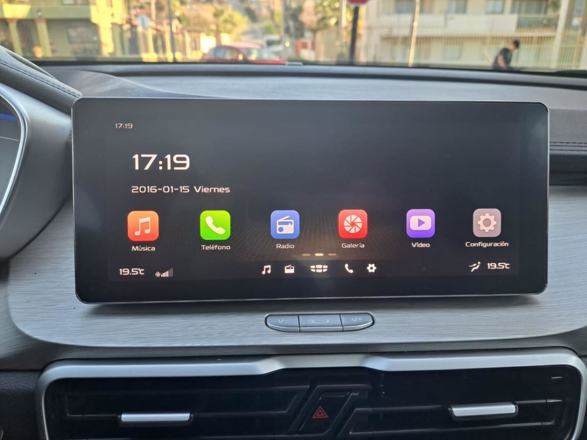 2023 Geely COOLRAY - Miniatura 3