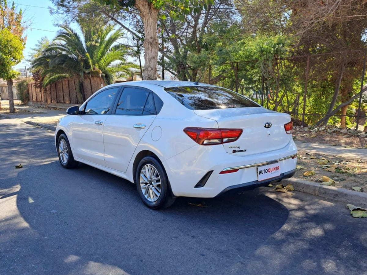 2022 Kia RIO 4 - Miniatura 6