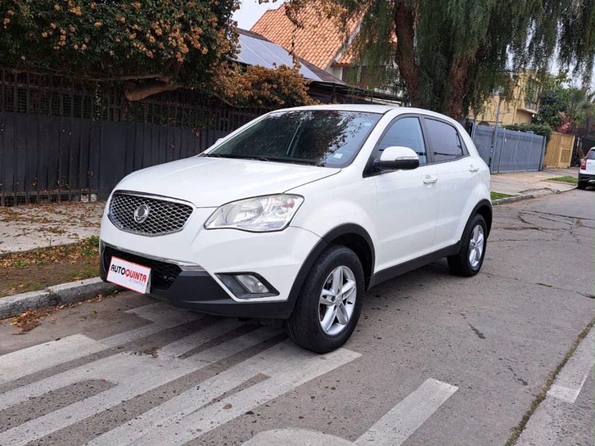 2013 SsangYong KORANDO - Imagen 1