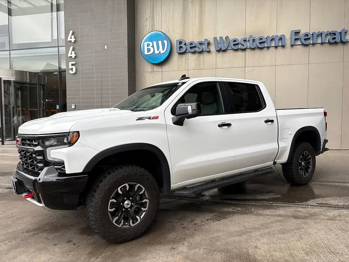 2024 Chevrolet SILVERADO ZR2 Blanco - Miniatura 5