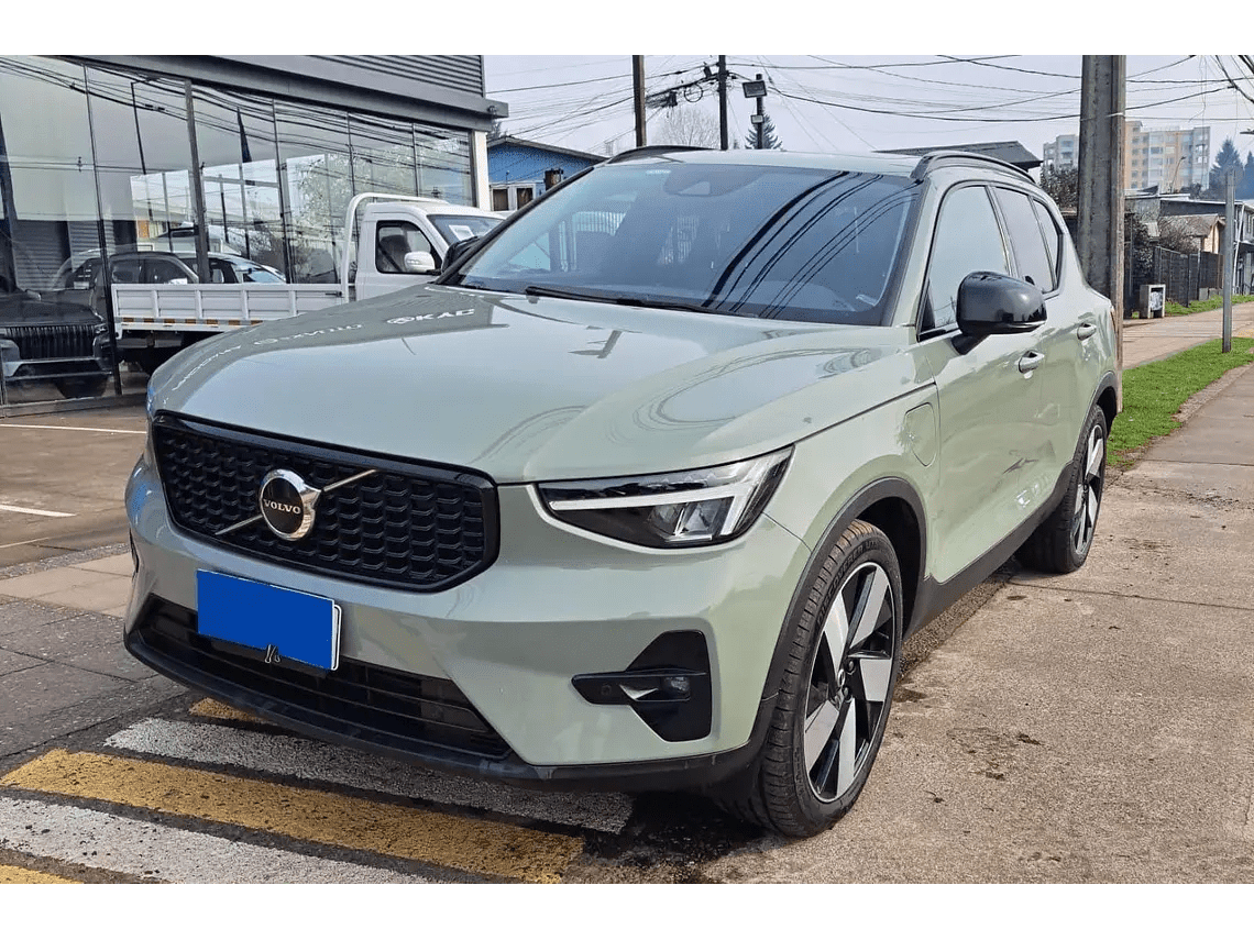 2023 Volvo XC40 T5 Verde - Miniatura 4