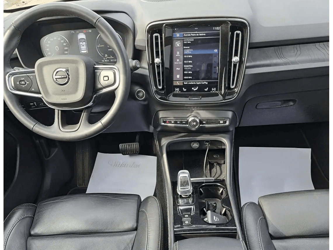 2023 Volvo XC40 T5 Verde - Miniatura 6