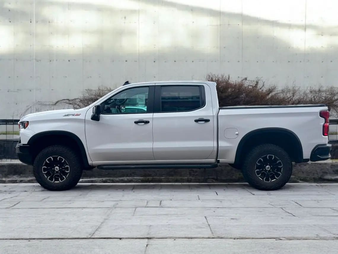 2023 Chevrolet SILVERADO ZR2 Blanco - Miniatura 6