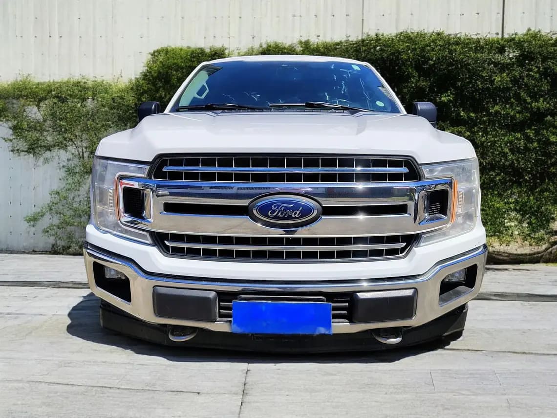 2019 Ford F-150 XLT Blanco - Miniatura 4