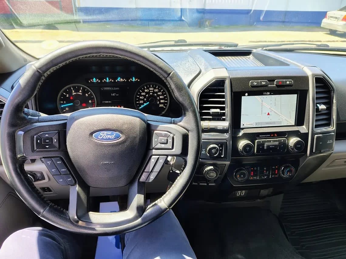 2019 Ford F-150 XLT Blanco - Miniatura 8