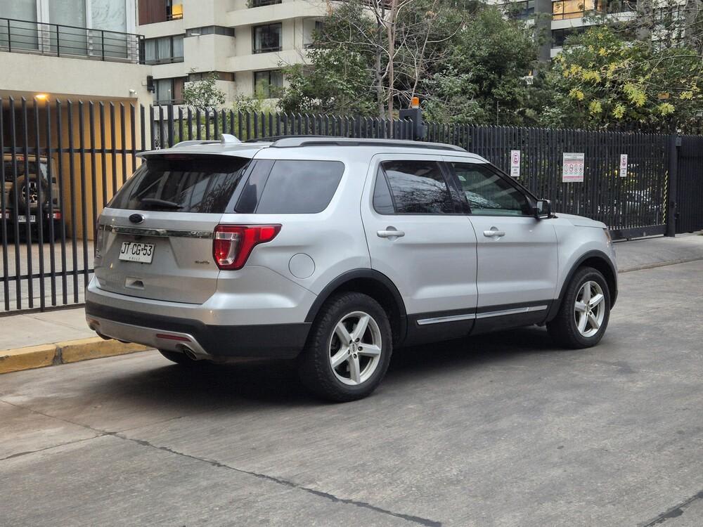 2017 Ford Explorer 3.5 - Miniatura 5