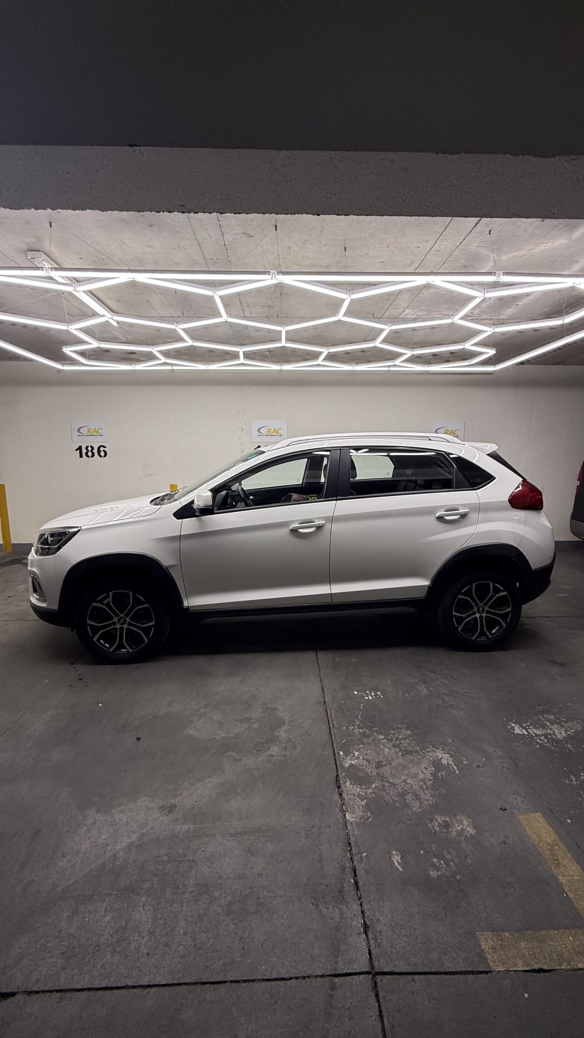 2022 Chery Tiggo 2 Blanco - Miniatura 5