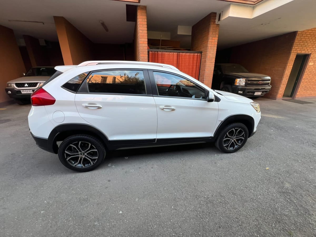 2022 Chery Tiggo 2 Blanco - Miniatura 5