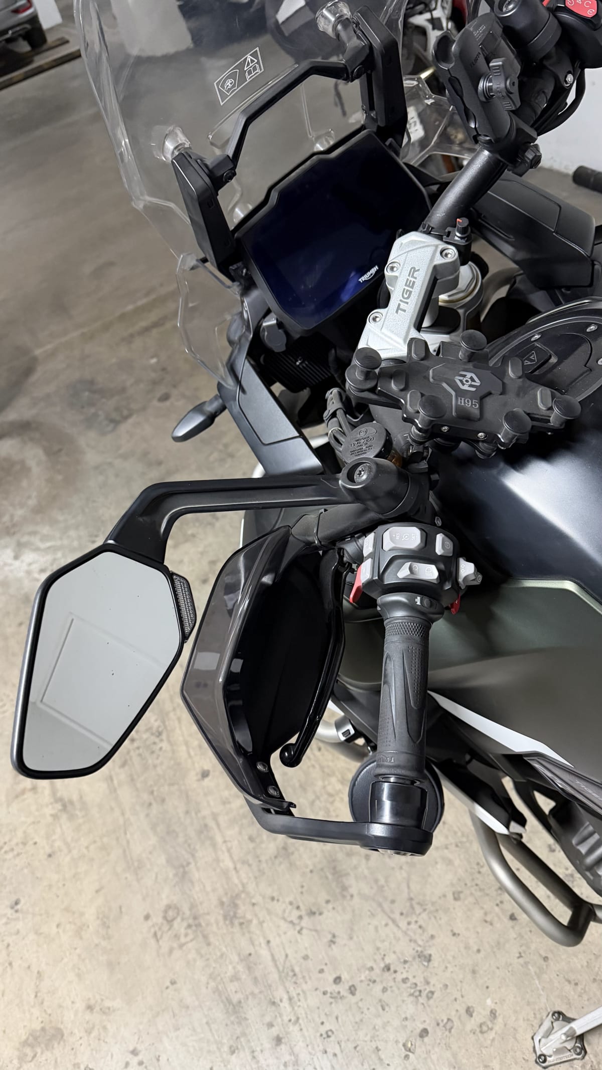 2023 Triumph TIGER 1200 Verde - Miniatura 2