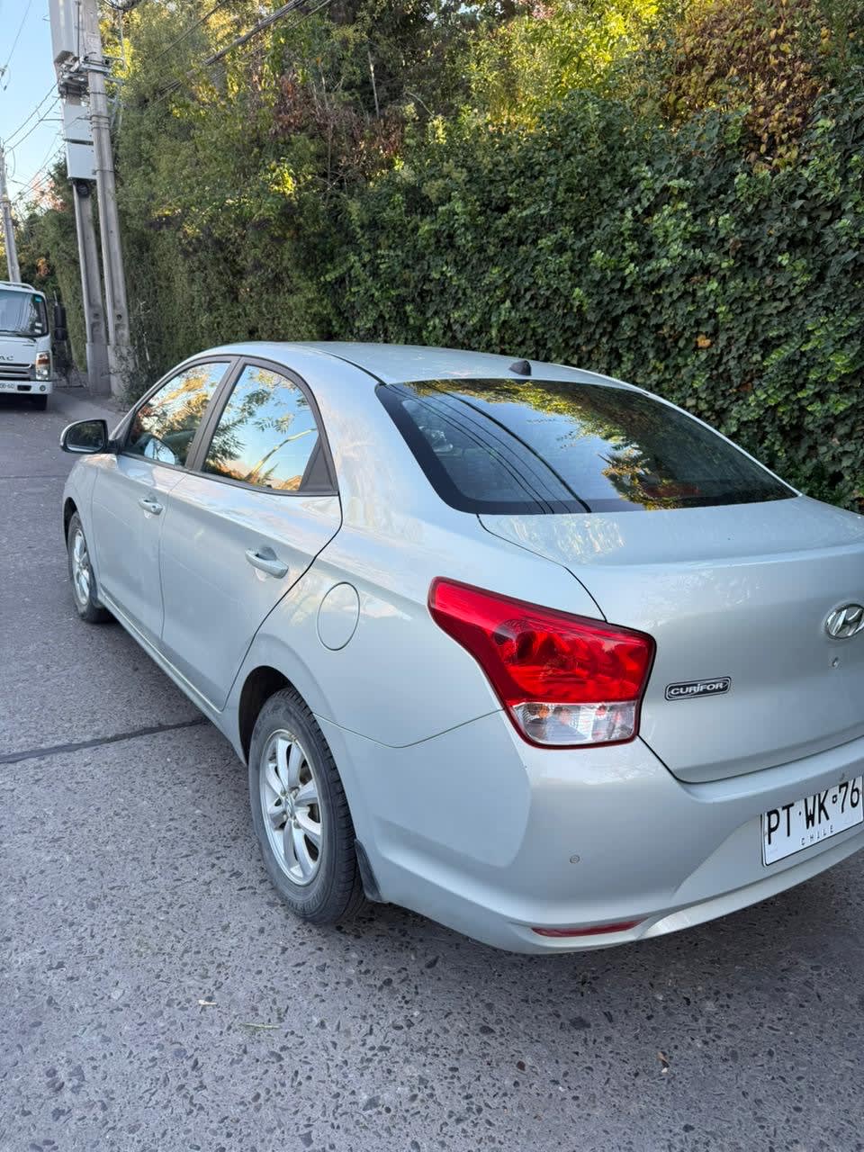 2021 Hyundai Verna Gris - Miniatura 5