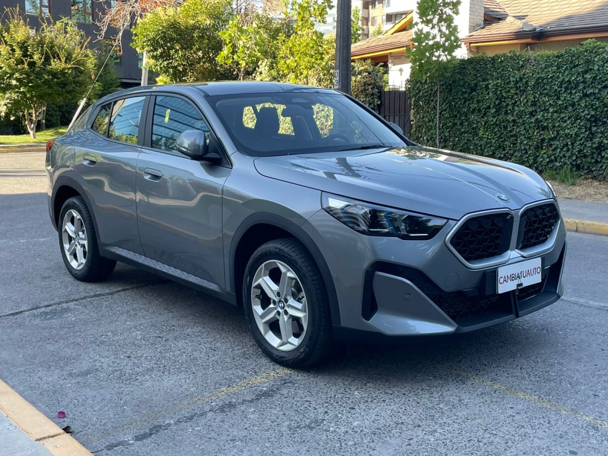 2025 BMW X2 2.0i - Miniatura 3