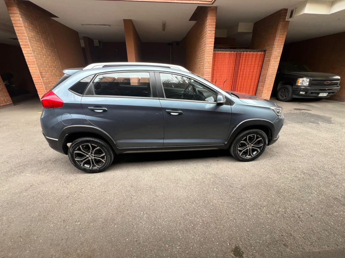 2022 Chery Tiggo 2 Gris - Miniatura 4