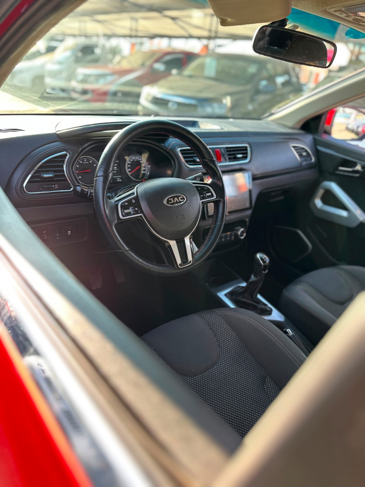 2022 JAC JS2 Rojo - Miniatura 8