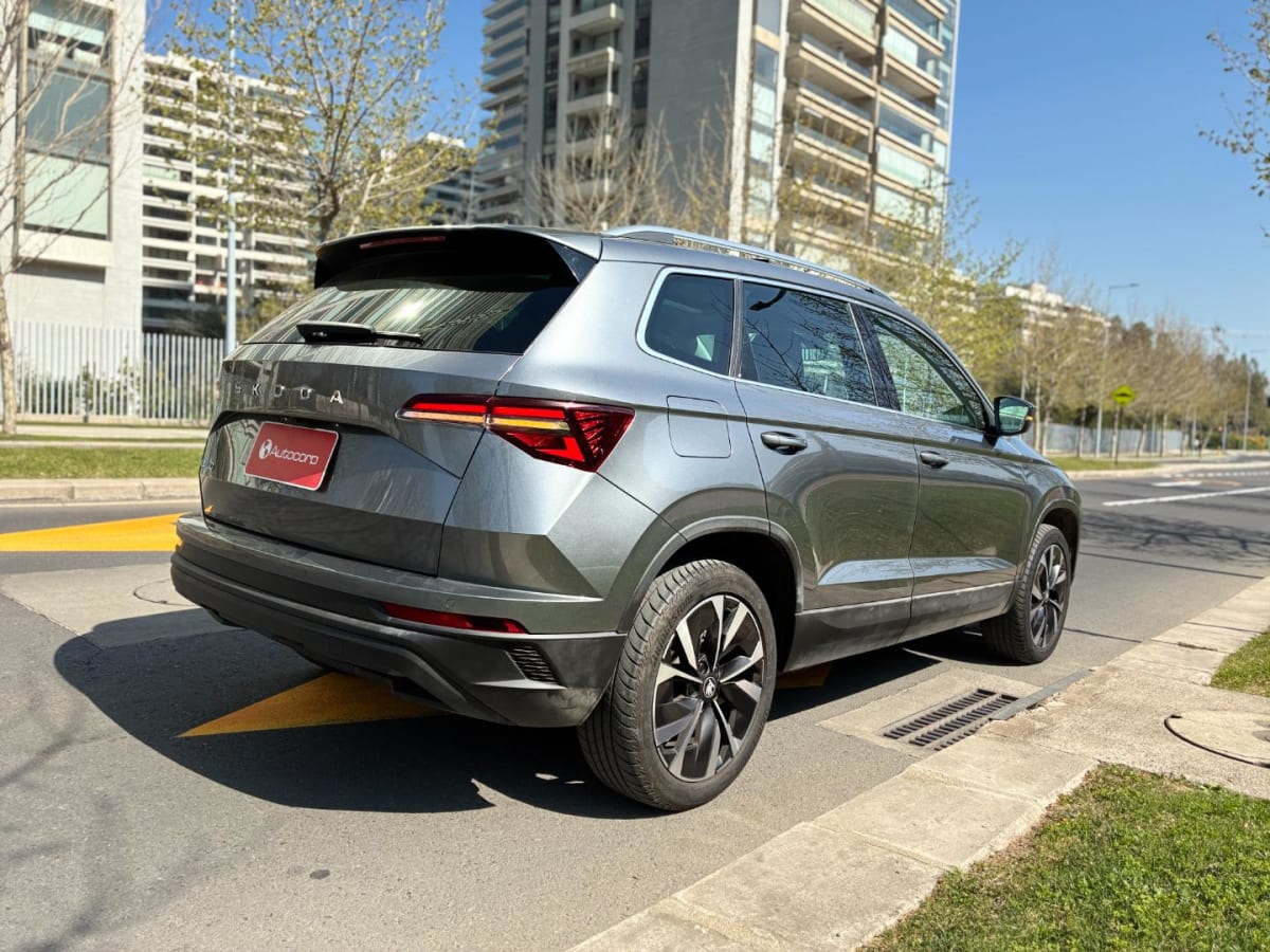 2026 SKODA Karoq Design Gris - Miniatura 9