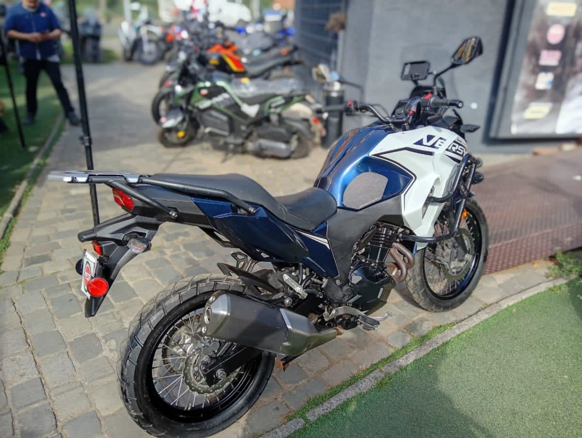 2023 Kawasaki Versys 300 300 - Miniatura 4