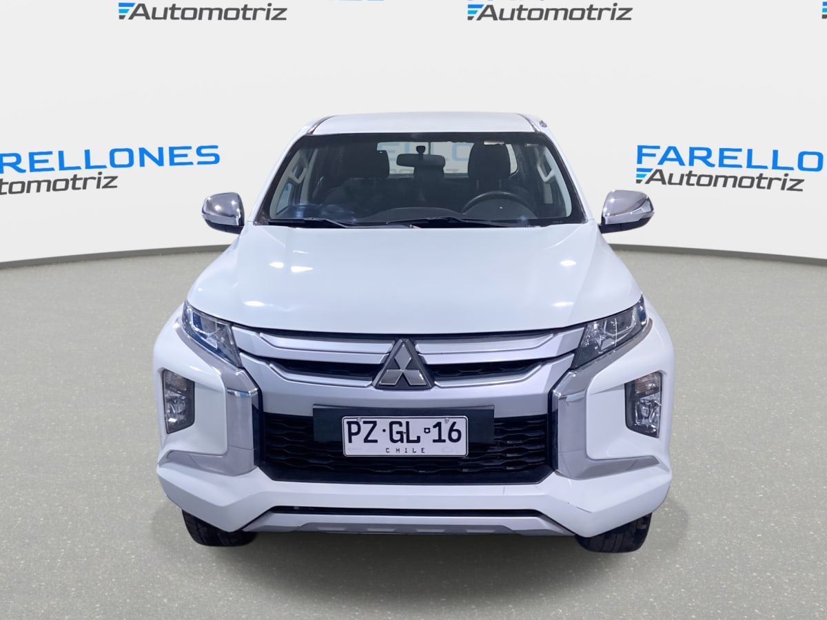 2026 Mitsubishi KATANA L-200 2.4 MT 4X4 DSL D/C CRT E5 Blanco - Imagen 1