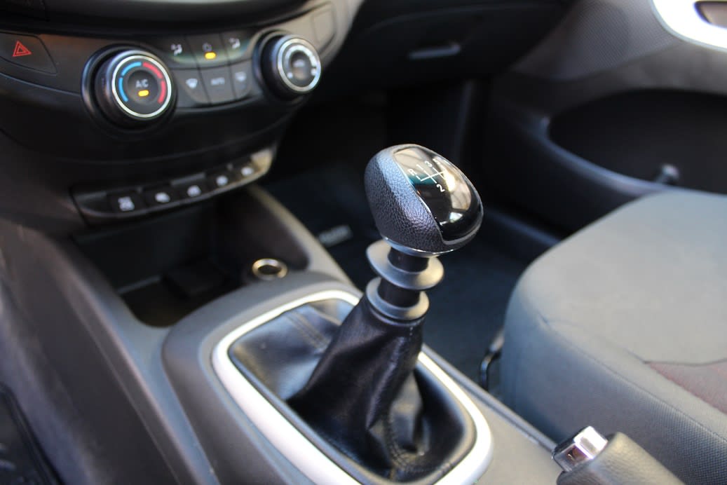 2017 Peugeot Partner LS - Miniatura 3