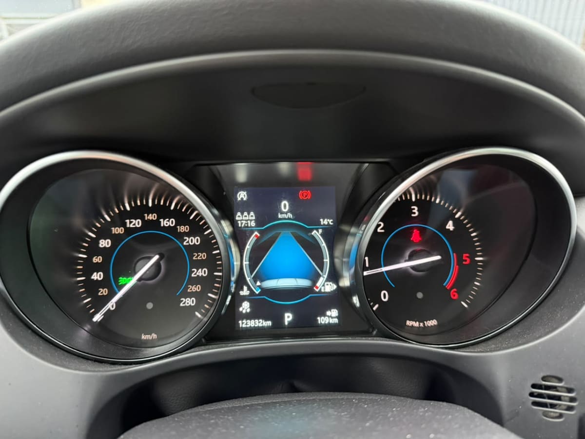 2020 Jaguar F Pace 2.0 - Miniatura 4