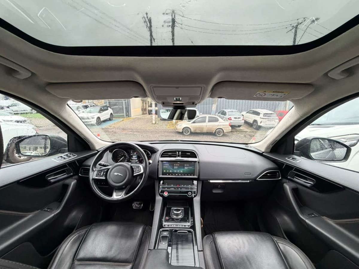 2020 Jaguar F Pace 2.0 - Miniatura 10