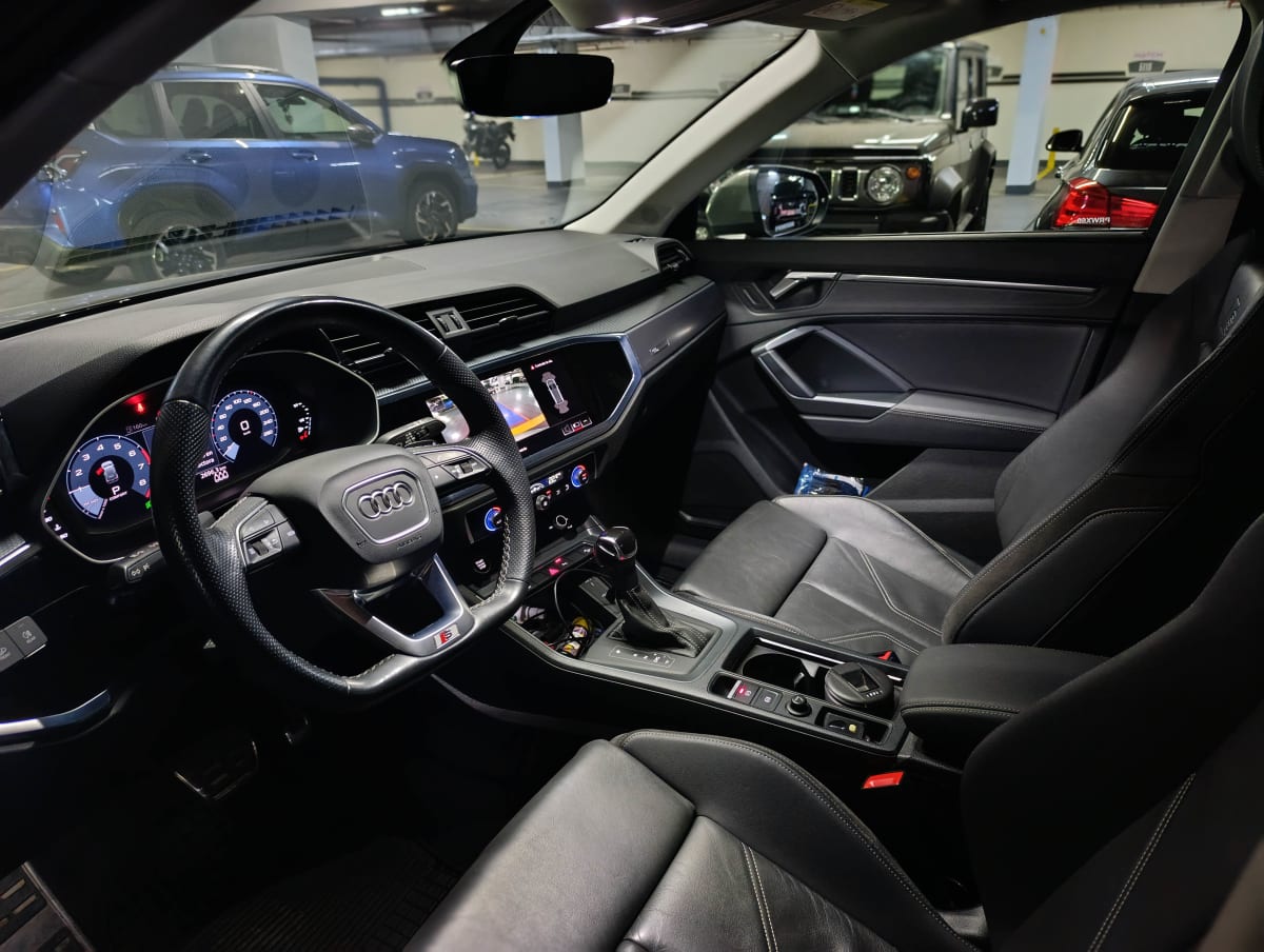 2021 Audi Q3 Gris - Miniatura 6