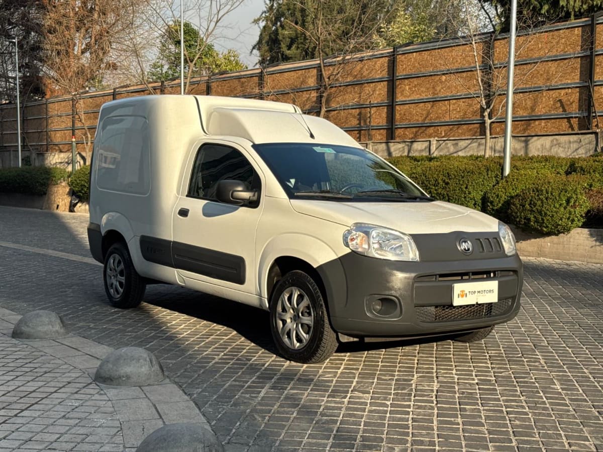 2022 Ram VAN 700 RAPID Blanco - Miniatura 3