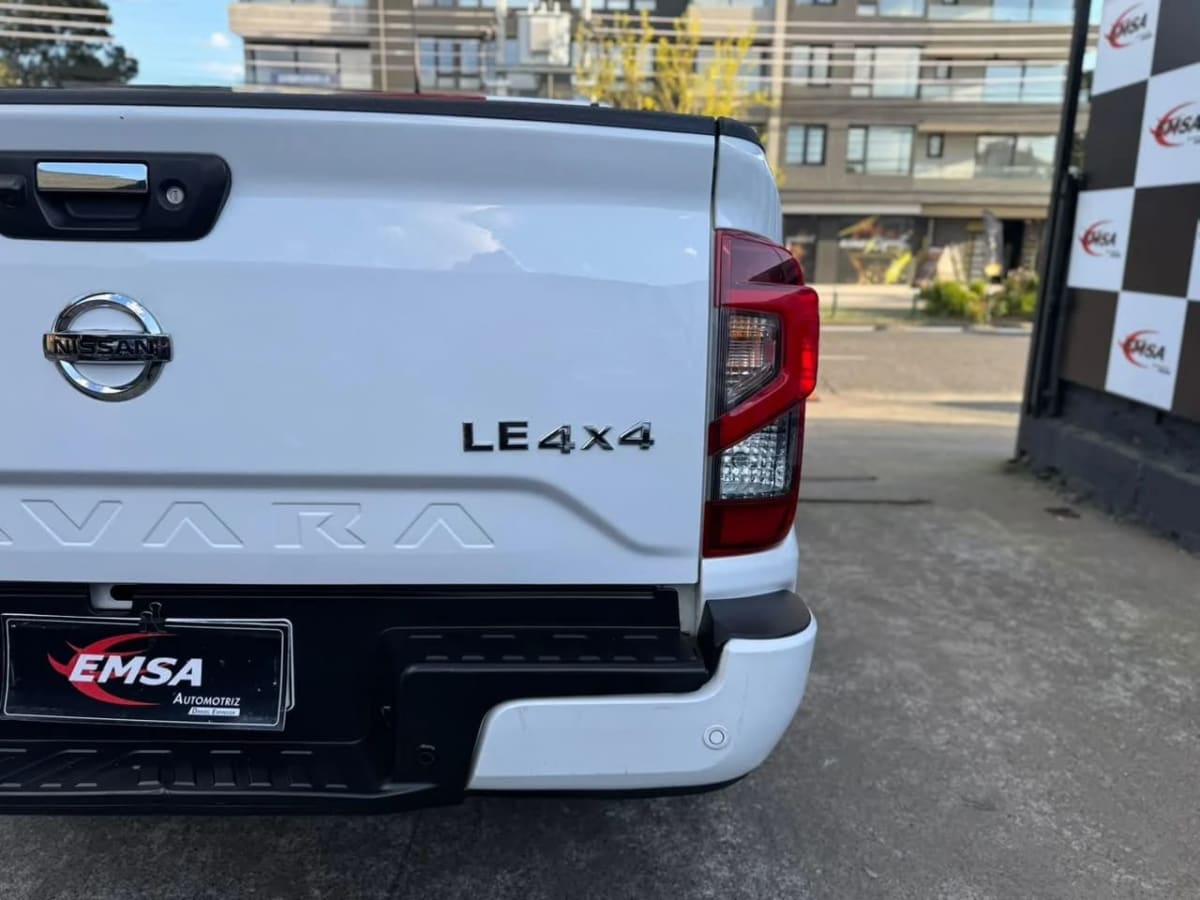 2021 Nissan Navara Le Camioneta Blanco - Miniatura 9