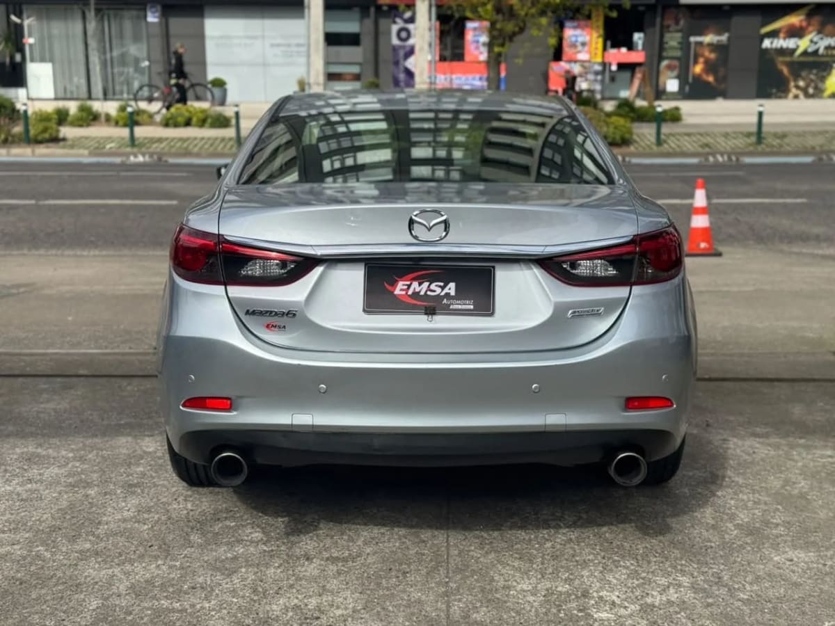 2018 Mazda 6 Sedán Plata - Miniatura 4