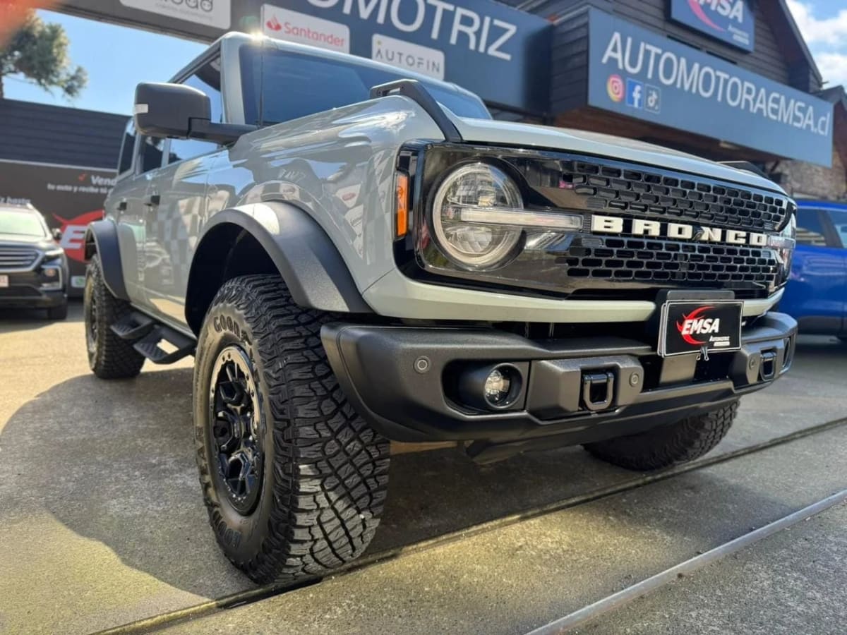 2025 Ford Bronco Wildtrack Todo Gris - Miniatura 9