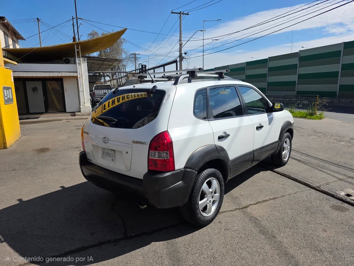 2005 Hyundai Tucson GL Blanco - Miniatura 4
