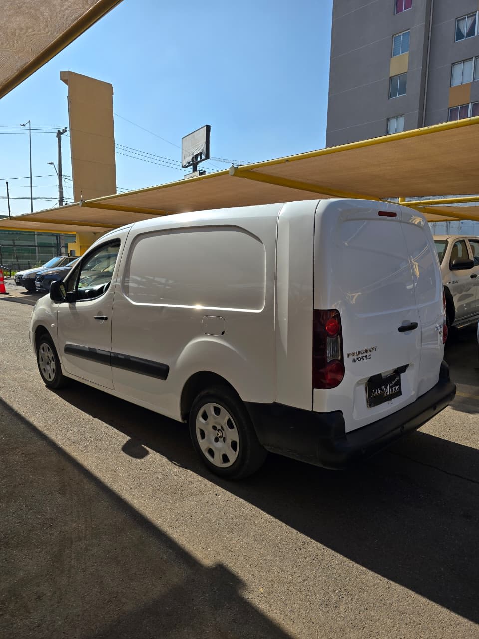 2017 Peugeot Partner Maxi Blanco - Miniatura 6