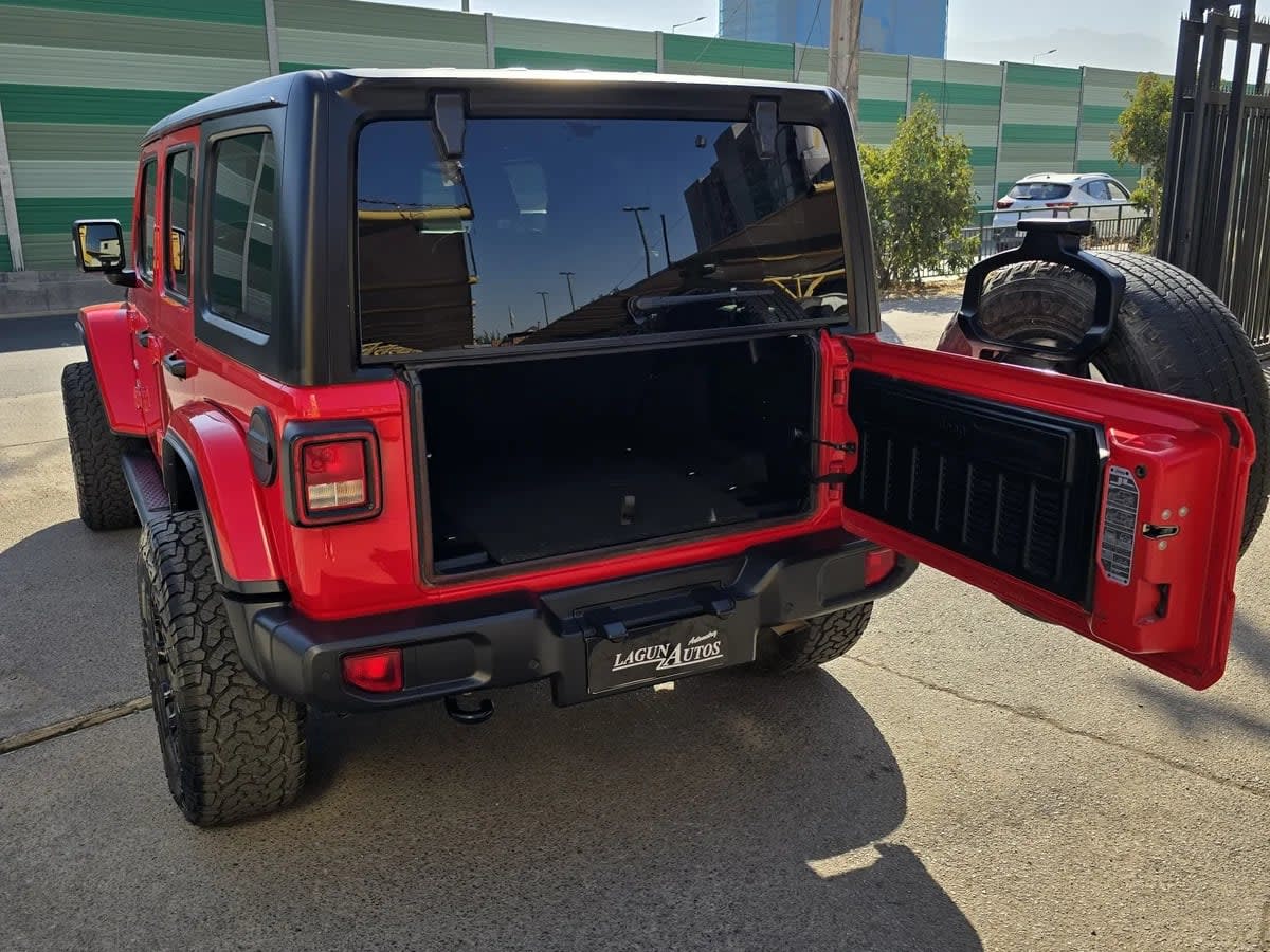 2022 Jeep WRANGLER SAHARA UNLIMITED 3.6 AUT 3.6 Rojo - Miniatura 8