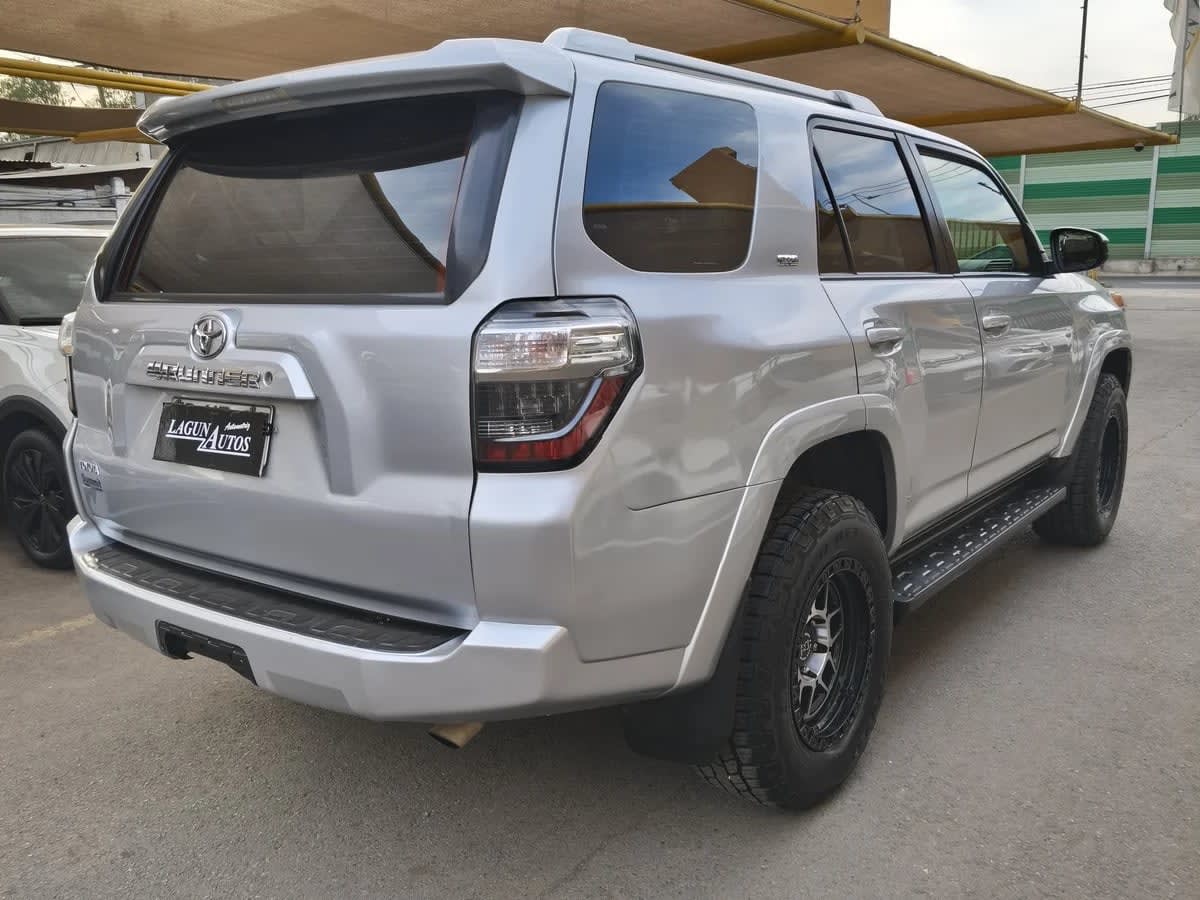 2018 Toyota 4RUNNER 4X4 4.0 AUT Plata - Miniatura 5