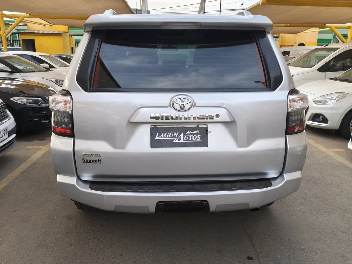 2018 Toyota 4RUNNER 4X4 4.0 AUT Plata - Miniatura 7