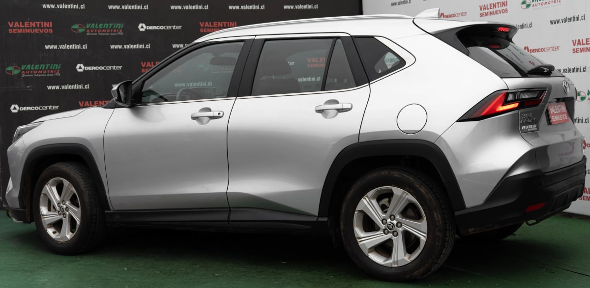 2024 Toyota Yaris CROSS - Miniatura 5