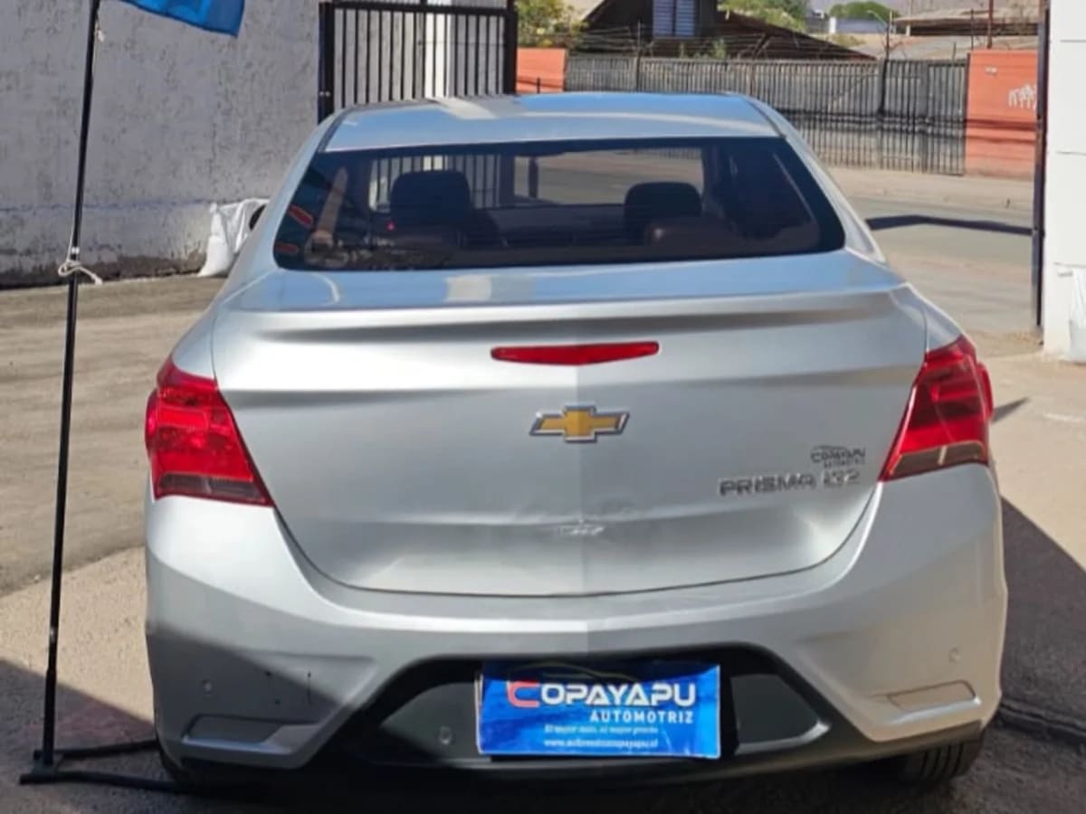 2017 Chevrolet Prisma LTZ Gris - Miniatura 5
