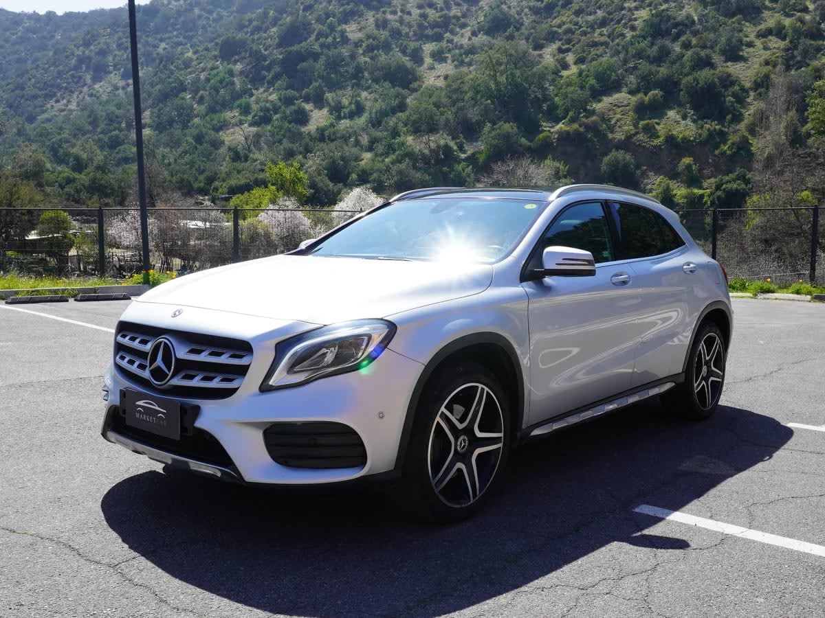 2020 Mercedes-Benz GLA 250 HB Gris - Imagen 1