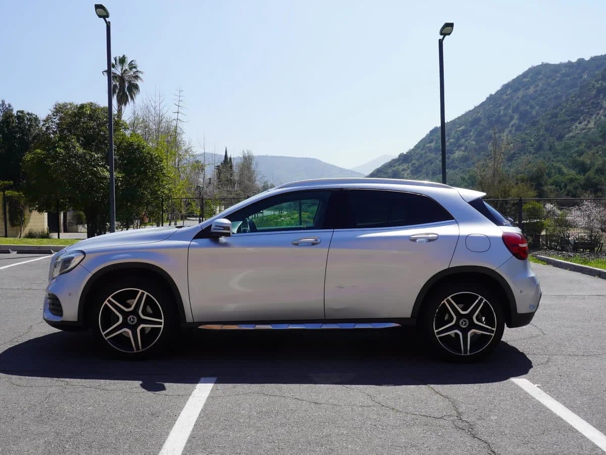 2020 Mercedes-Benz GLA 250 HB Gris - Miniatura 8