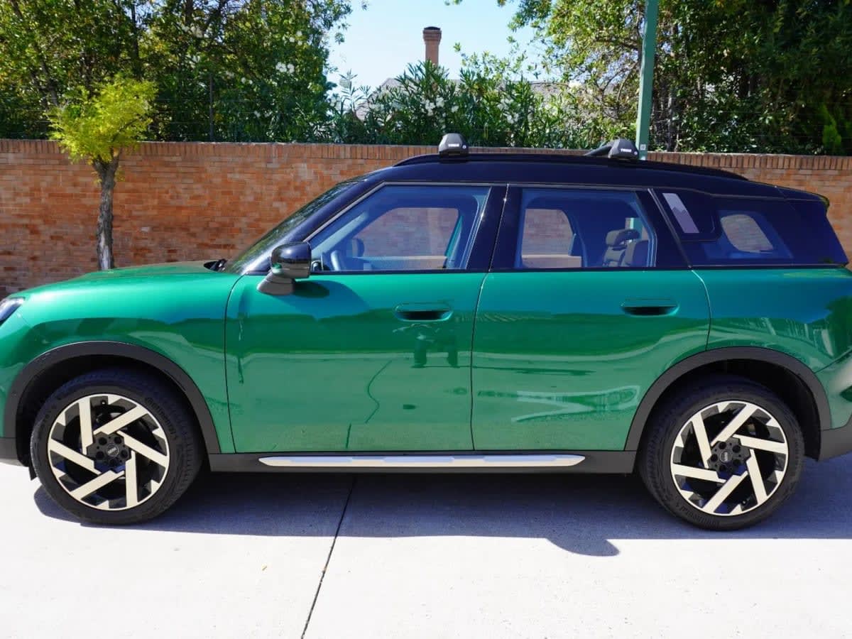 2025 MINI Countryman Cooper Favoured Verde - Miniatura 5