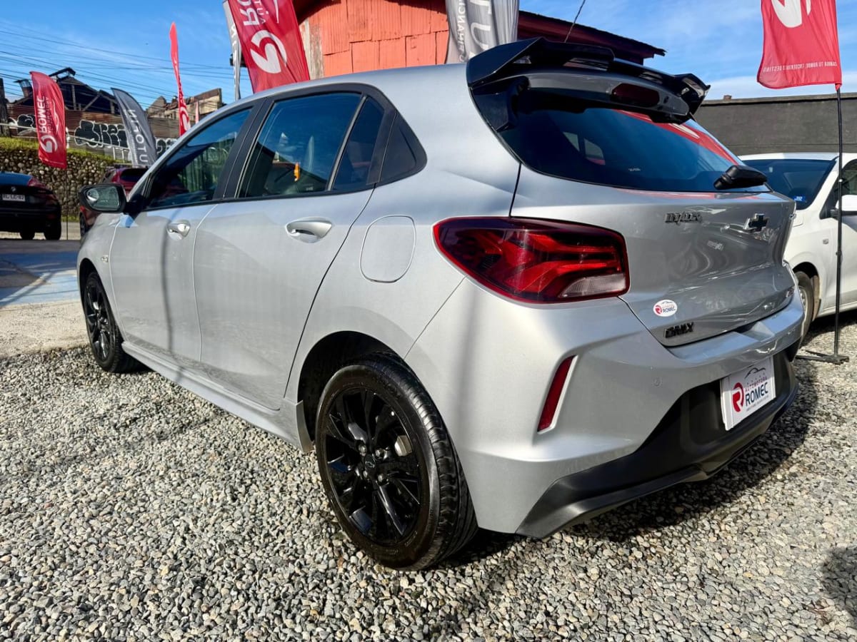2023 Chevrolet Onix RS - Miniatura 4