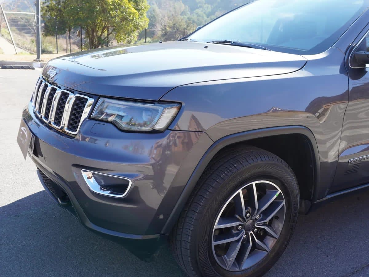 2019 Jeep Grand Cherokee LAREDO Gris - Miniatura 10