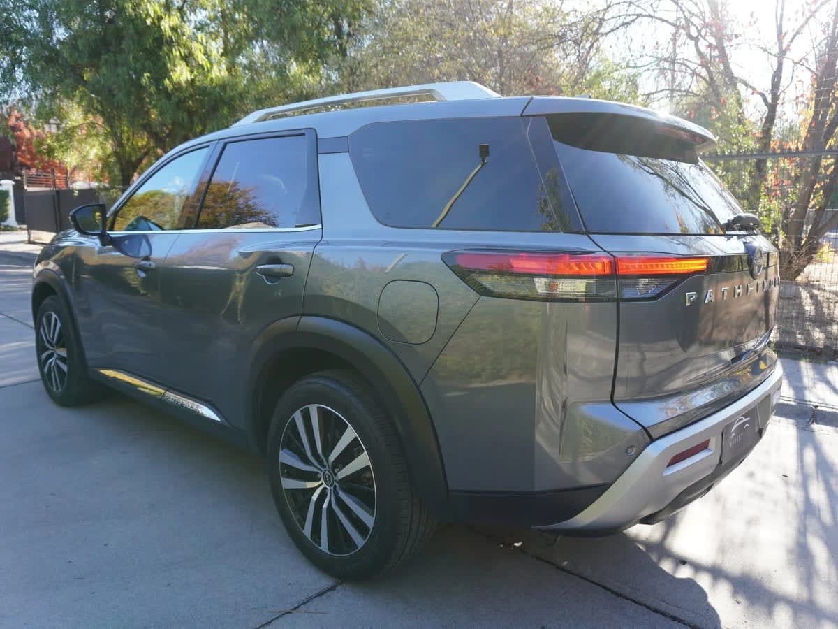 2025 Nissan Pathfinder 3.5 Gris - Miniatura 7