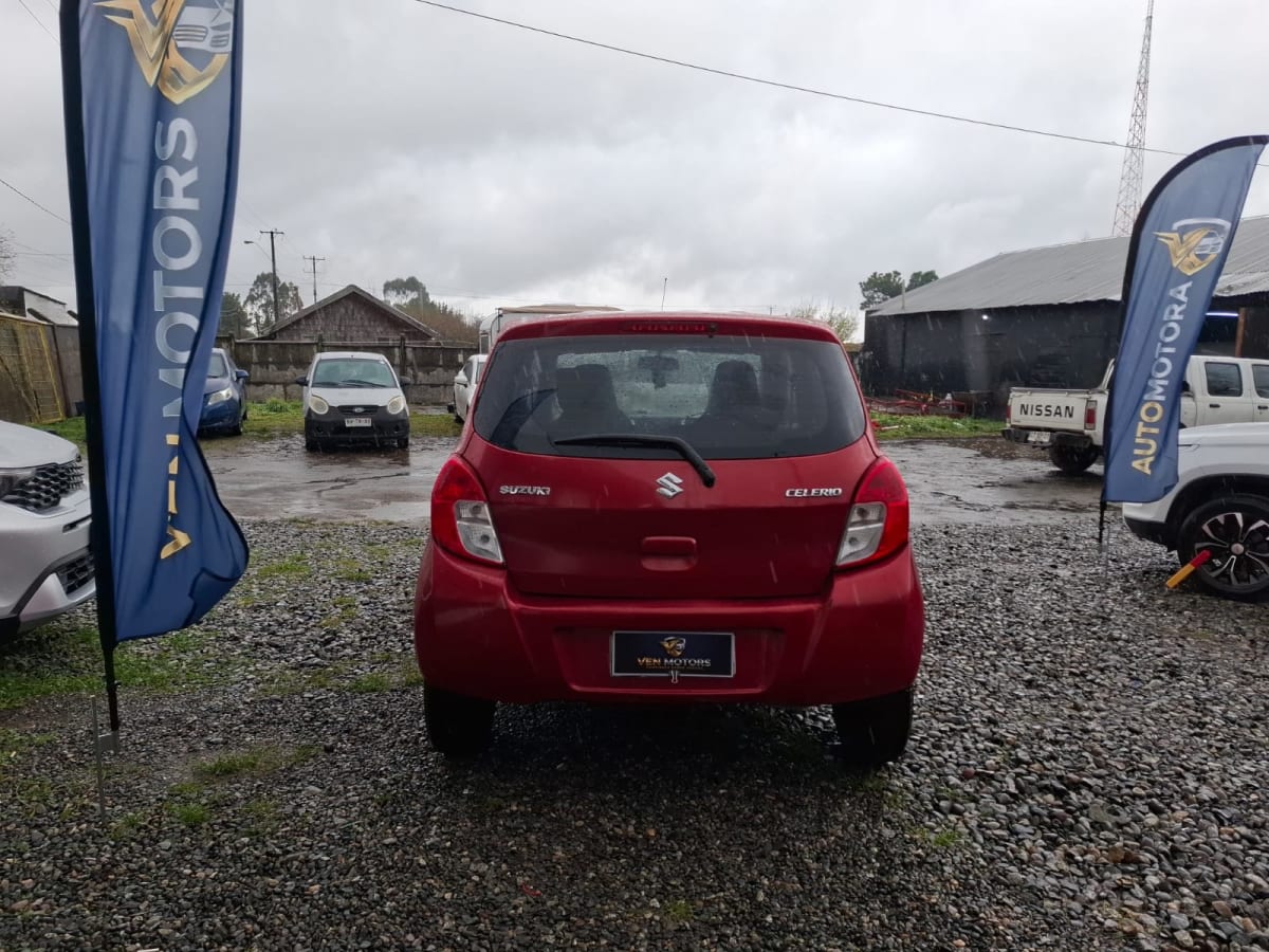 2018 Suzuki Celerio Rojo - Miniatura 5