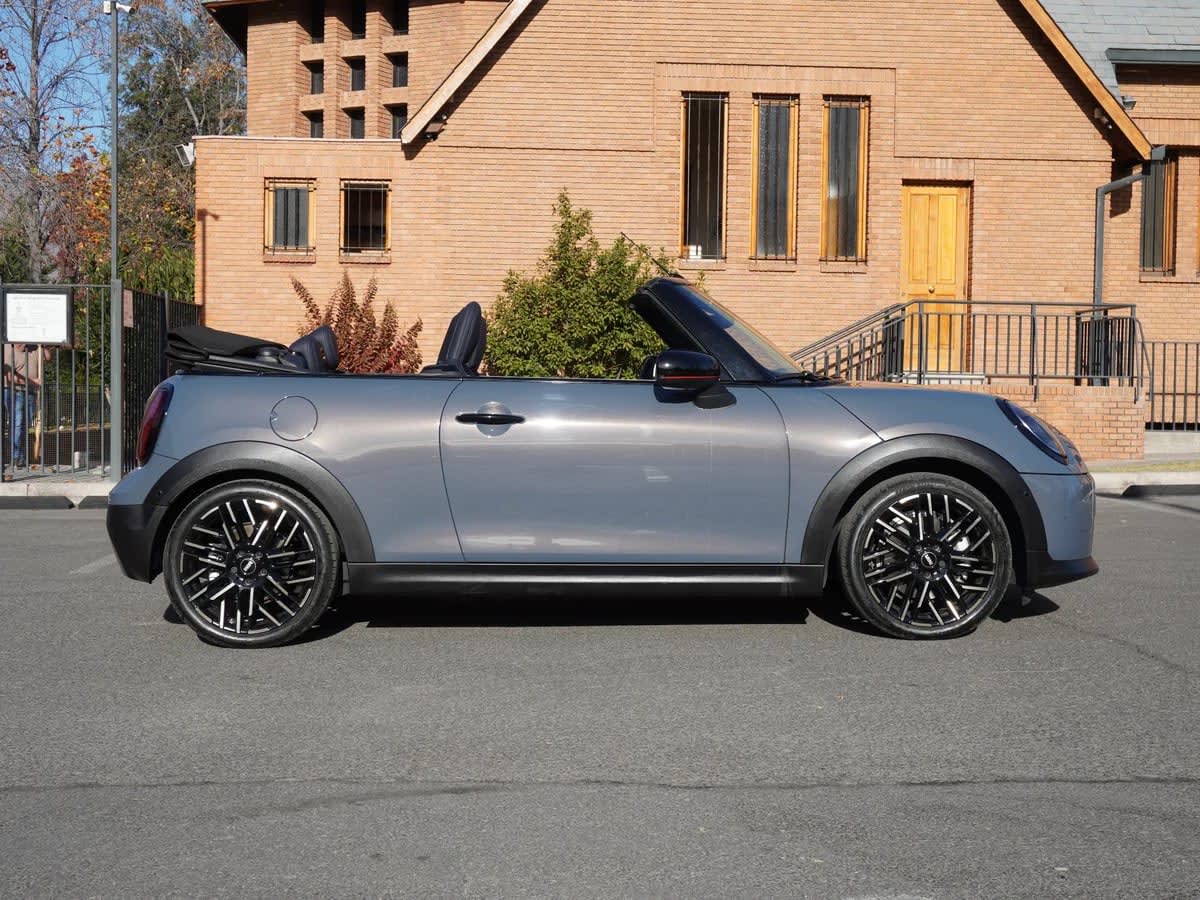 2025 MINI Cooper S Cabrio Gris - Miniatura 4