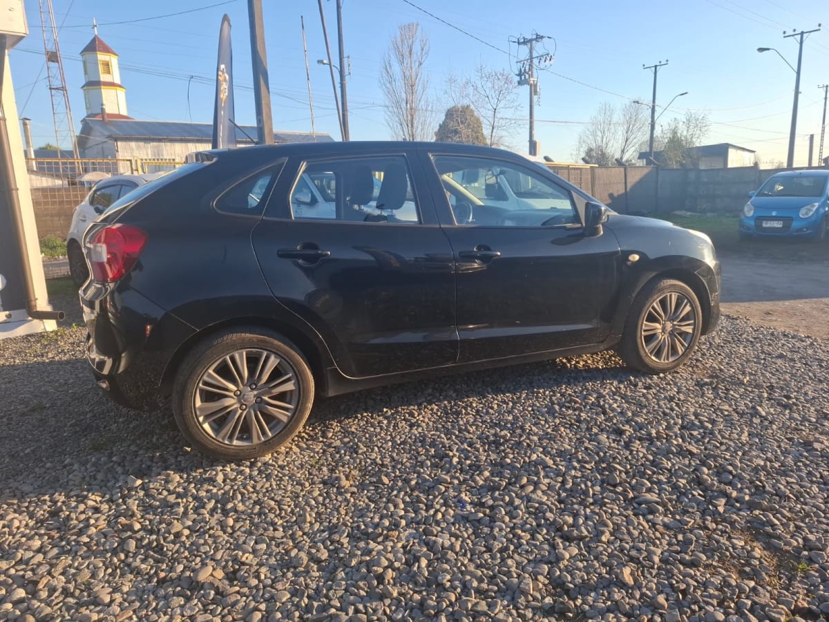 2018 Suzuki Baleno Negro - Miniatura 7
