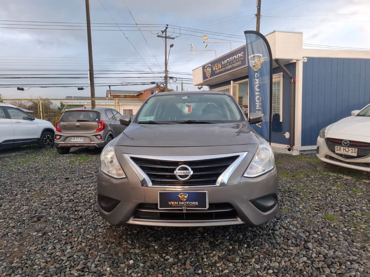 2015 Nissan Versa Café - Miniatura 4